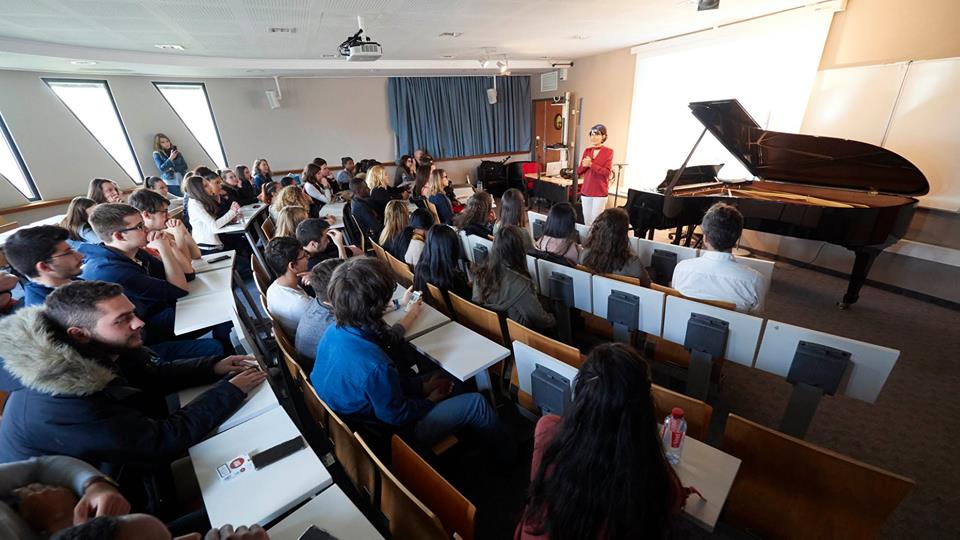 semaine des arts au Groupe IGS Toulouse initiation à la musique